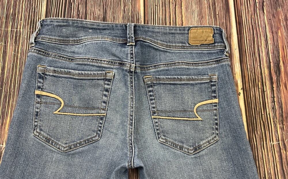 American Eagle 🌺 Kick Boot Light Wash Jeans Womens Size 8 Short Super Stretch